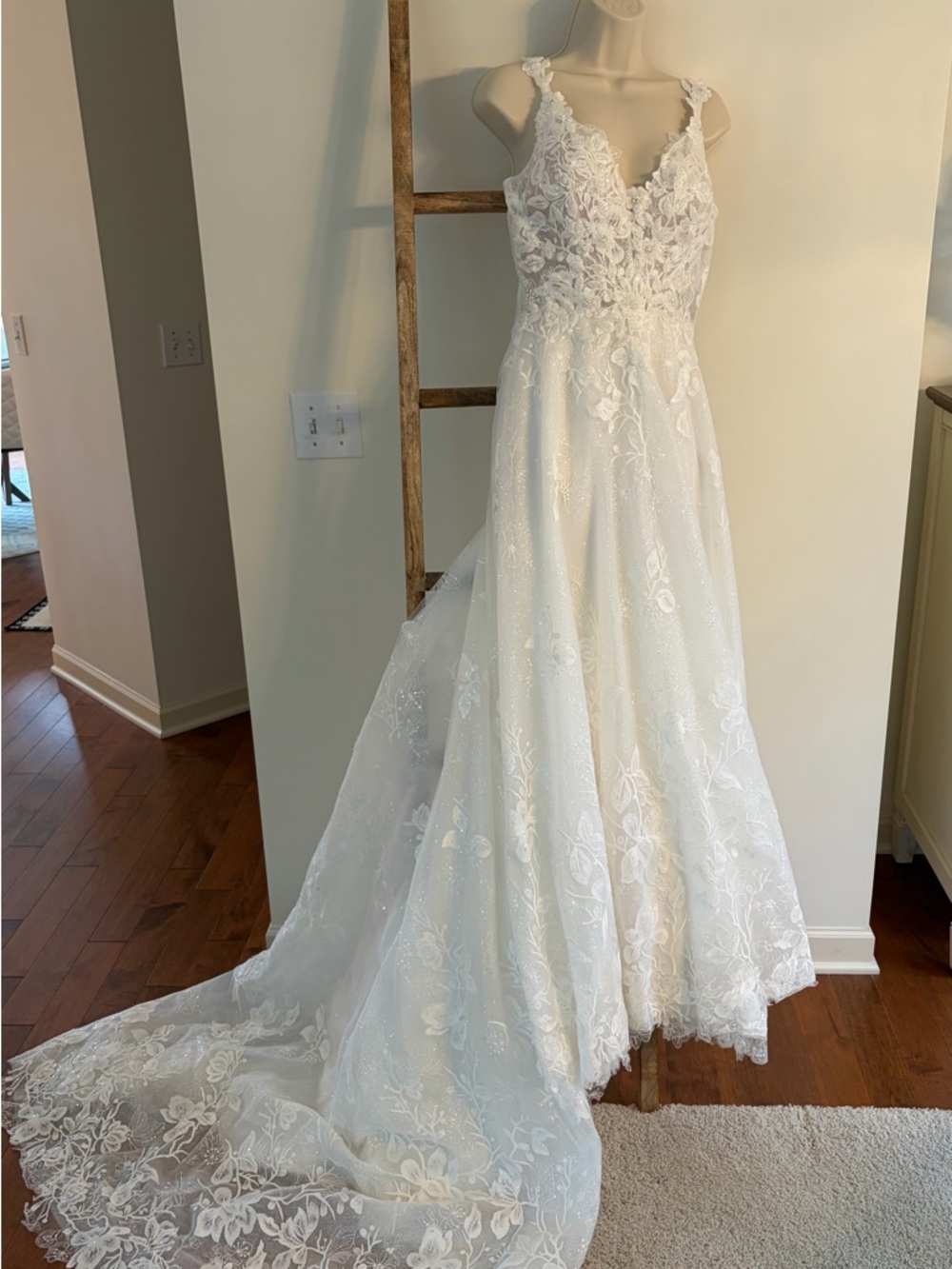 Maggie Sottero Ivory Lace A-Line Wedding Dress - Picture 6 of 8